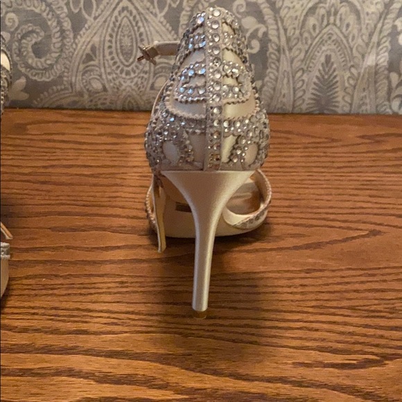 Badgley Mischka Roxy rhinestone heels - Picture 4 of 8